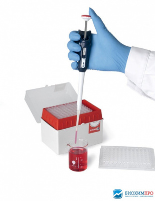 pipetka_avtomaticheskaya_10_100_mkl_s_pozitivnym_vytesneniem_microman_m100e_obshchiy_vid_2.jpg